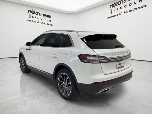 Used 2022 Lincoln Nautilus Reserve FWD image 3