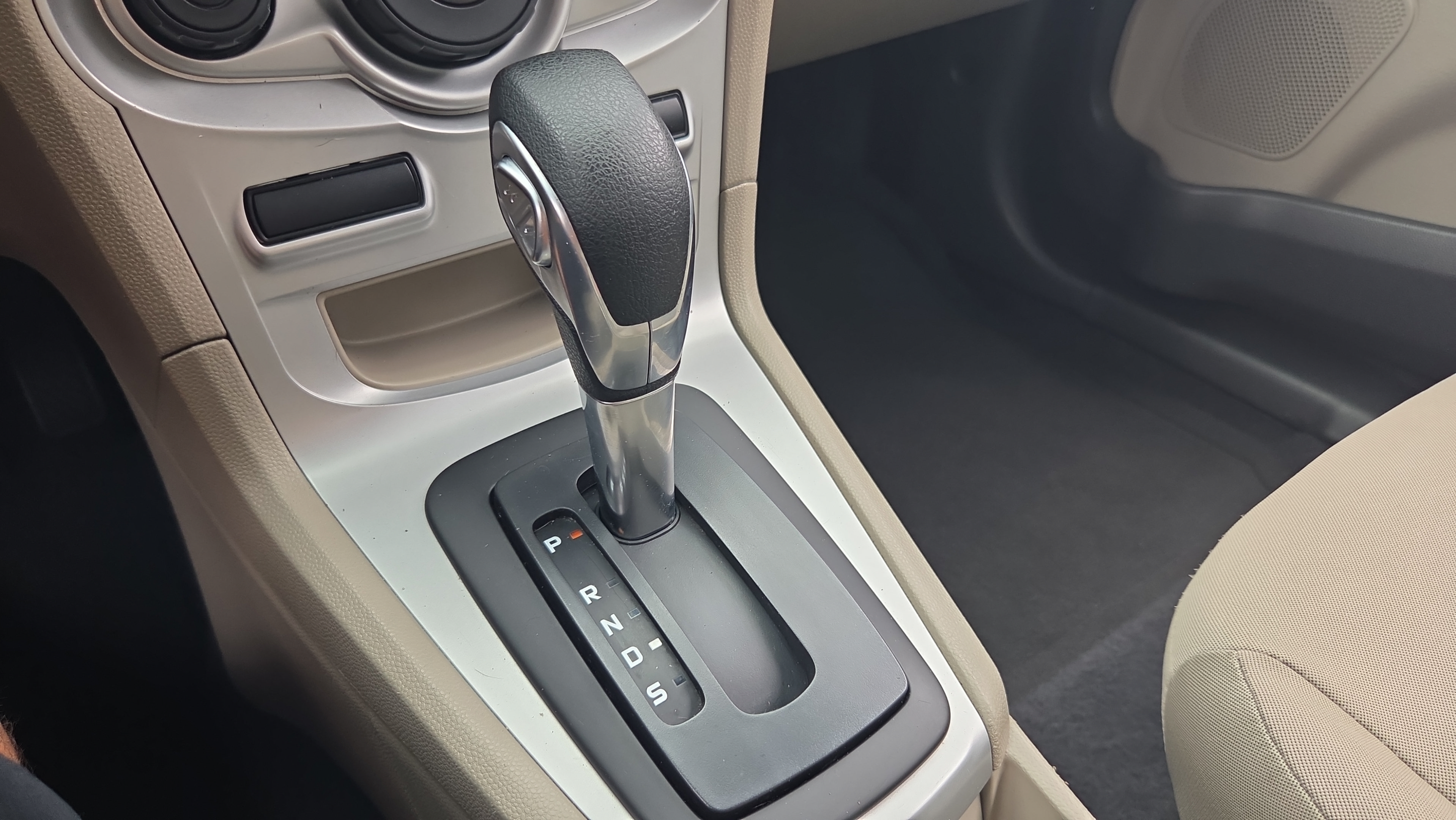 Used 2019 Ford Fiesta SE FWD image 28