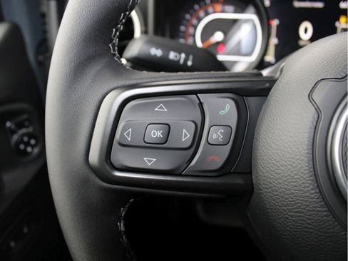 New 2025 Jeep Gladiator Sport image 13