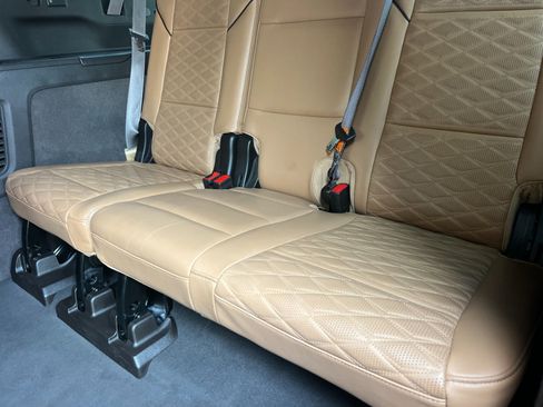 Certified 2021 Cadillac Escalade ESV Sport AWD/4WD image 16
