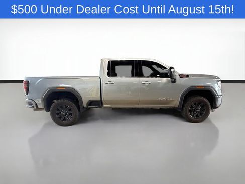 Used 2024 GMC Sierra 2500 AT4 w/ Technology Package AWD/4WD image 4