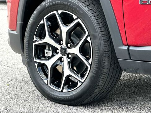 Used 2025 Jeep Compass Limited AWD/4WD image 11