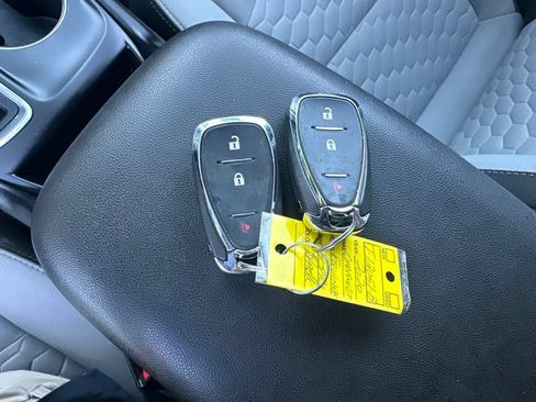 Used 2020 Chevrolet Equinox LS FWD image 28