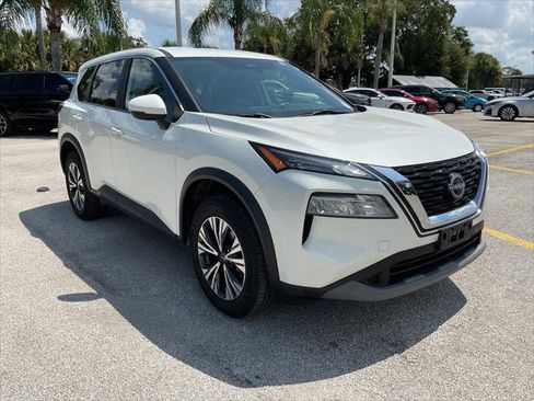 Used 2022 Nissan Rogue SV FWD image 11