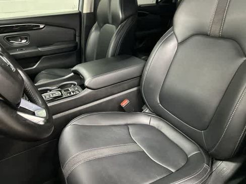 Certified 2023 Honda Pilot Touring image 10