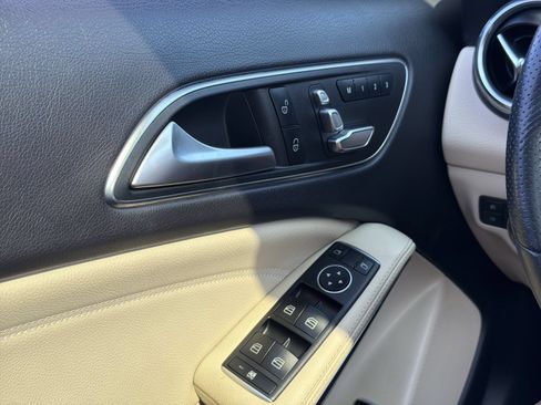Used 2019 Mercedes-Benz GLA 250 4MATIC image 26