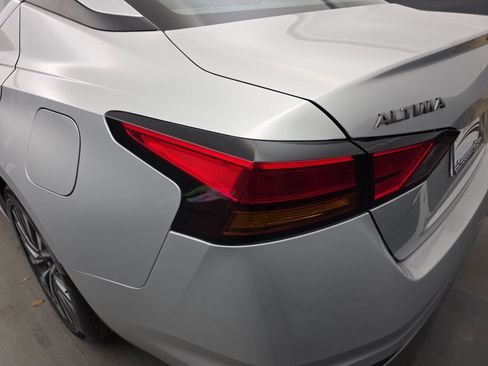 Used 2024 Nissan Altima 2.5 SV image 14