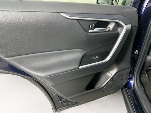 Used 2025 Toyota RAV4 XLE FWD image 25