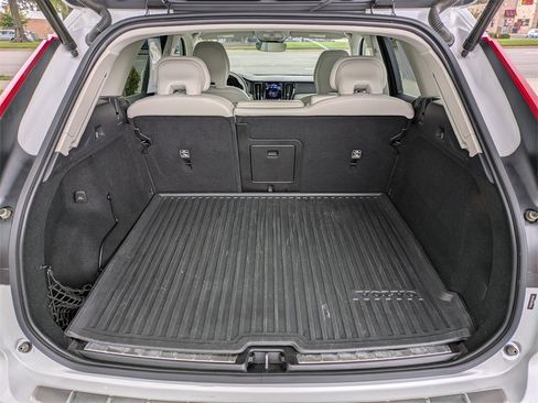 Certified 2022 Volvo XC60 B6 Inscription w/ Advanced Package image 13