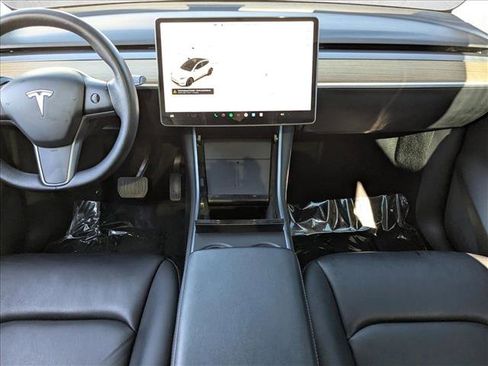 Used 2021 Tesla Model Y Long Range image 16