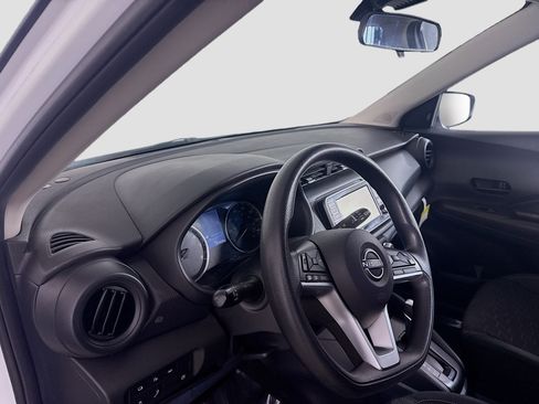 Used 2022 Nissan Kicks S image 24