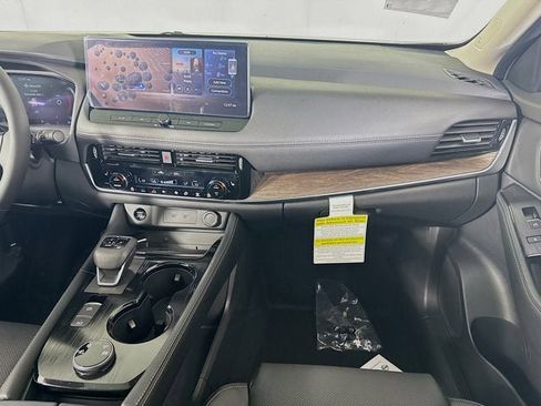 New 2026 Nissan Rogue Platinum image 25