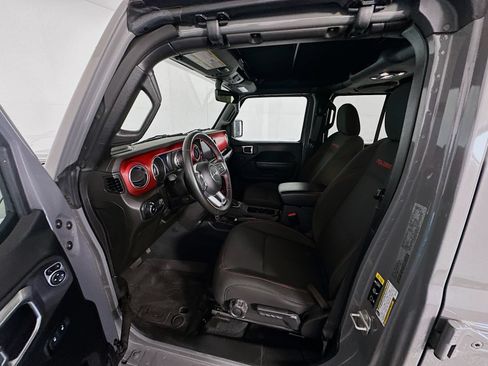 Used 2023 Jeep Wrangler Unlimited Rubicon w/ Cold Weather Group AWD/4WD image 21