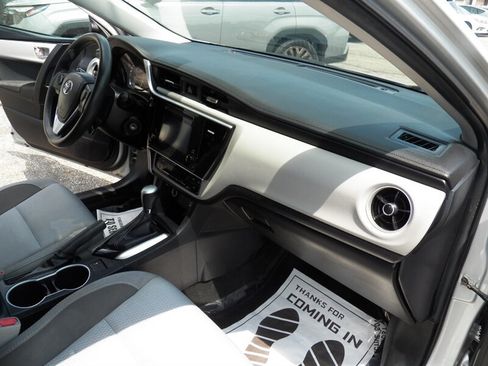 Used 2017 Toyota Corolla LE w/ Carpet Mat Package (TMS) FWD image 12