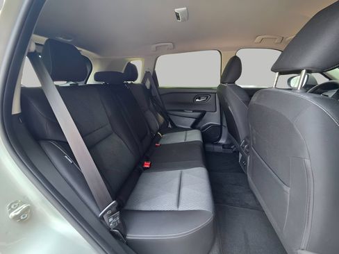 Used 2024 Nissan Rogue SV AWD/4WD image 9