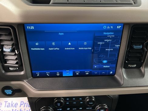 Certified 2024 Ford Bronco Wildtrak image 9