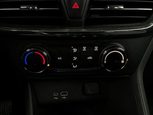 Used 2025 Buick Encore GX Preferred image 26