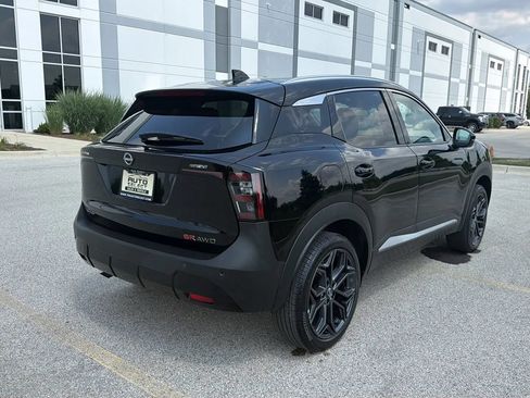 Used 2026 Nissan Kicks SR AWD/4WD image 5