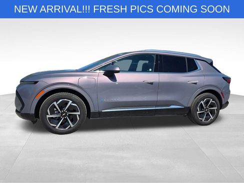 Used 2025 Chevrolet Equinox EV LT image 3