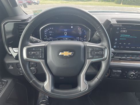 Used 2025 Chevrolet Silverado 3500 LT w/ Convenience Package AWD/4WD image 17