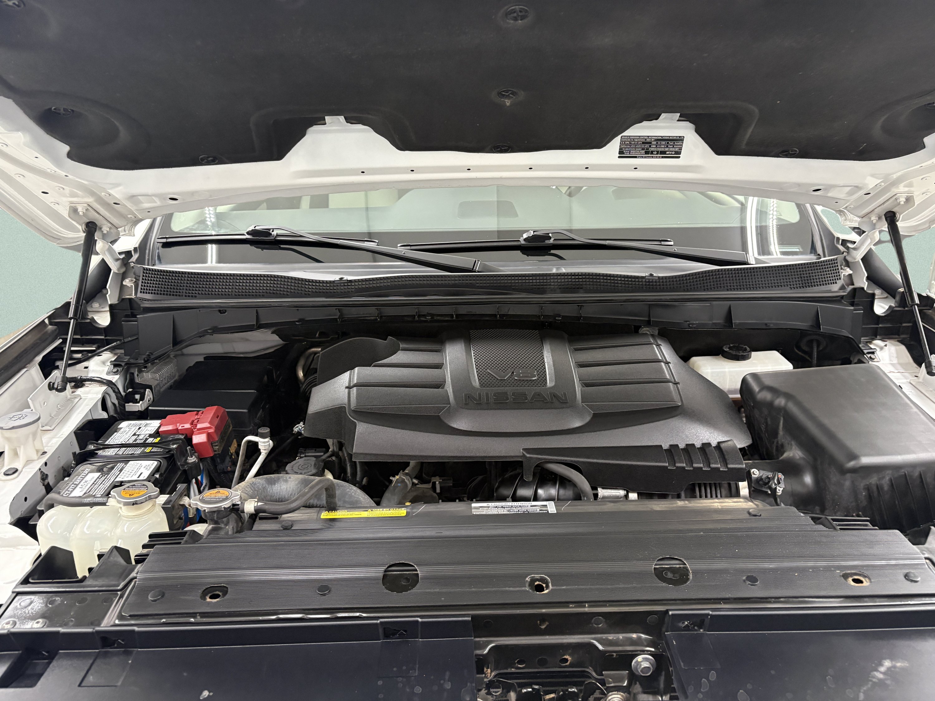 Used 2024 Nissan Titan SV w/ SV Convenience Package AWD/4WD image 8