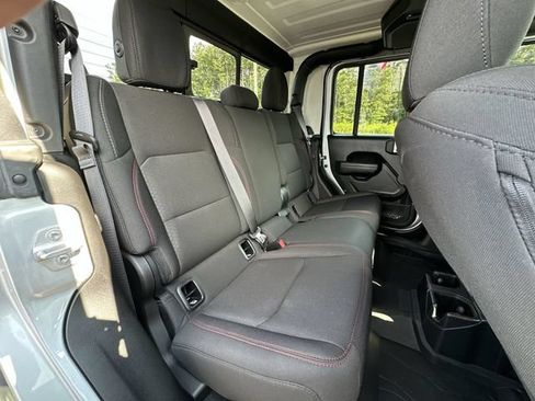 Used 2023 Jeep Gladiator Rubicon w/ LED Lighting Group AWD/4WD image 26