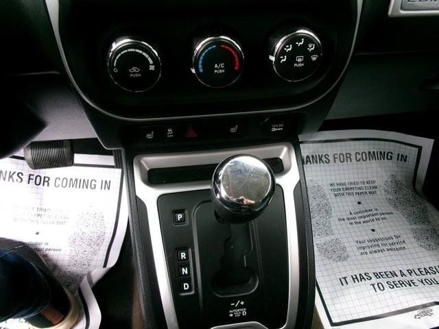 Used 2014 Jeep Compass Latitude AWD/4WD image 13