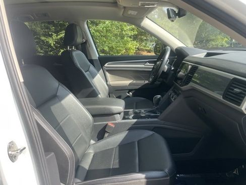Used 2022 Volkswagen Atlas SEL R-Line image 19