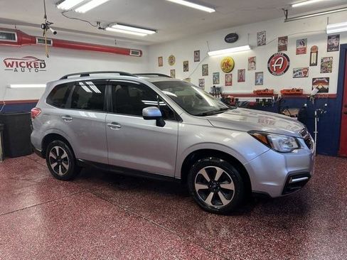 Used 2017 Subaru Forester 2.5i Premium w/ Rugged Package #1 image 4