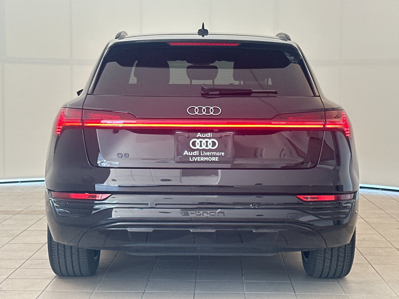 Used 2024 Audi Q8 e-tron Premium Plus w/ Premium Plus Package AWD/4WD image 5