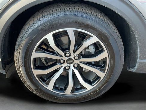 Used 2025 Ford Explorer ST-Line image 20