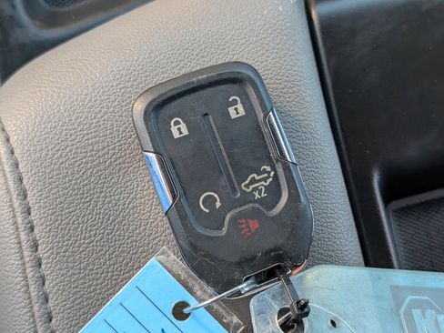 Used 2021 GMC Sierra 1500 SLT w/ X31 Off-Road Package image 30