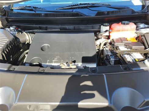 Used 2021 Chevrolet Traverse LS image 28