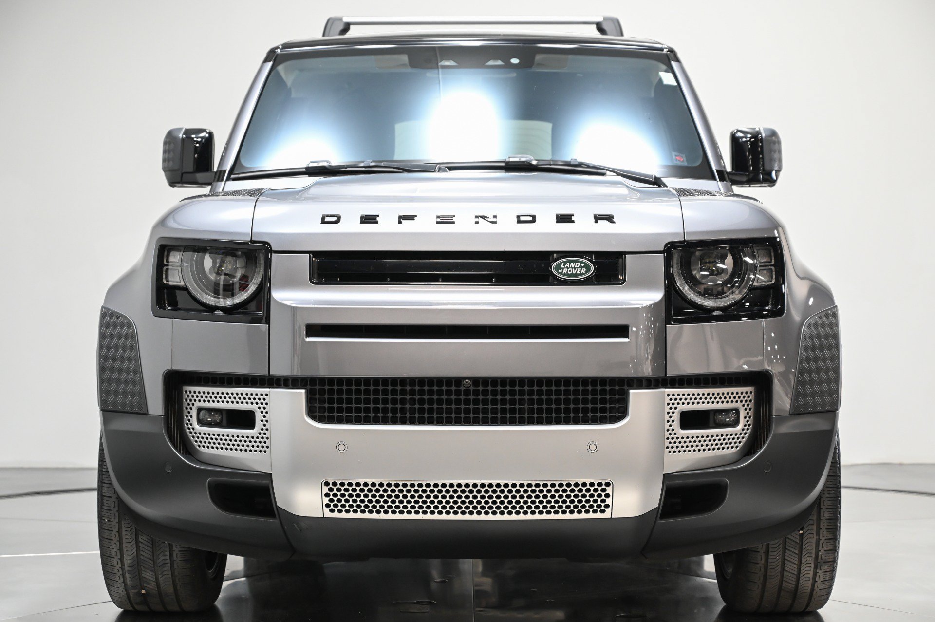 Used 2020 Land Rover Defender 110 HSE AWD/4WD image 8