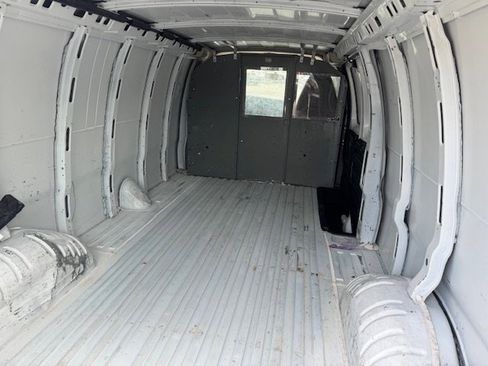 Used 2014 Chevrolet Express 3500 Extended image 8