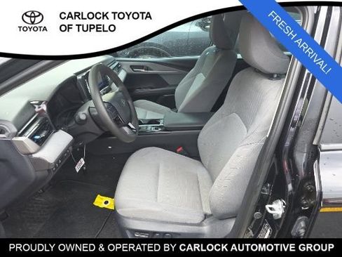 Used 2025 Toyota Camry LE w/ Convenience Package FWD image 6