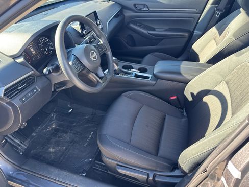 Used 2024 Nissan Altima 2.5 S image 9