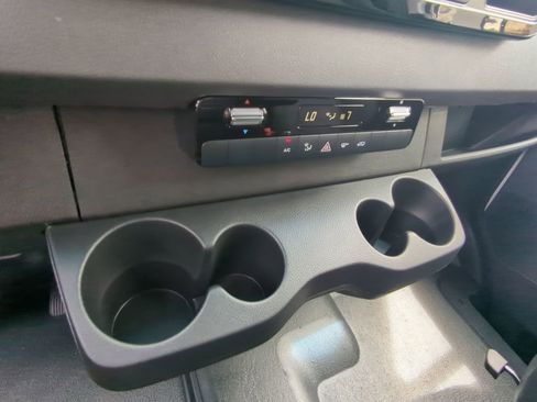 Used 2025 Mercedes-Benz Sprinter 2500 image 7