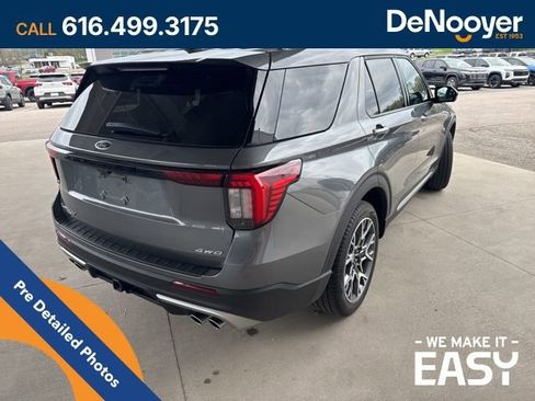 Used 2025 Ford Explorer Platinum w/ Ultimate Package AWD/4WD image 6