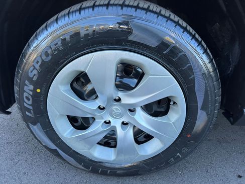 Used 2021 Toyota RAV4 LE image 13