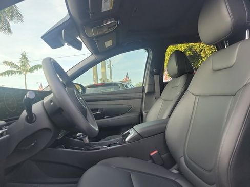 Certified 2025 Hyundai Santa Cruz SEL image 17