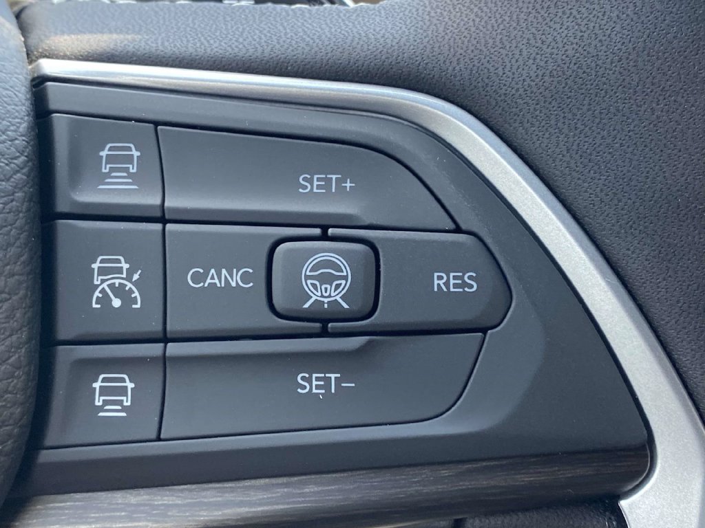 New 2026 Jeep Grand Cherokee Altitude RWD image 28
