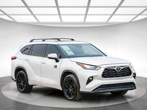 Used 2020 Toyota Highlander XLE image 5