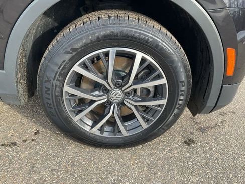 Used 2020 Volkswagen Tiguan SE image 10