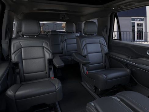 New 2025 Lincoln Navigator Reserve w/ Jet Appearance Package image 11