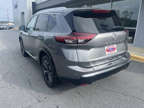 Used 2024 Nissan Rogue Platinum AWD/4WD image 2