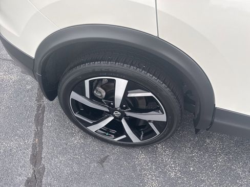 Used 2022 Nissan Rogue Sport SL image 10