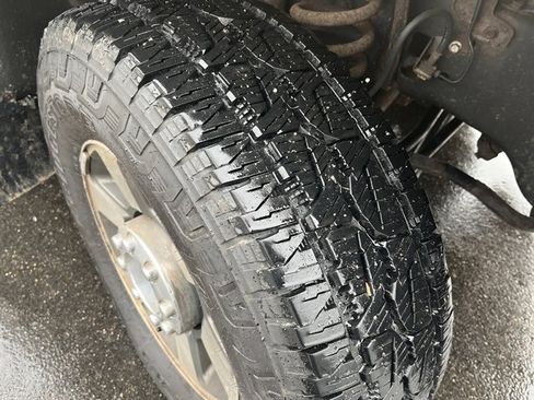 Used 2011 Ford F250 Lariat w/ Lariat Interior Pkg image 4