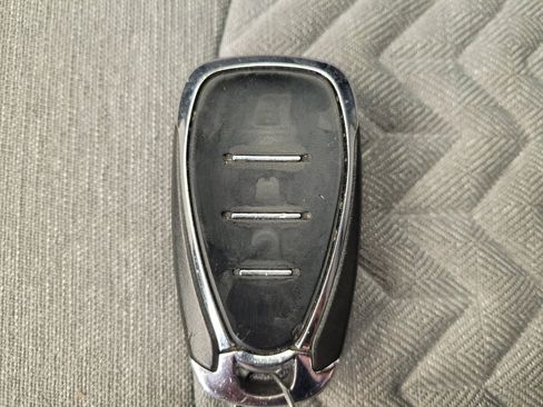 Used 2022 Chevrolet Equinox LS AWD/4WD image 32