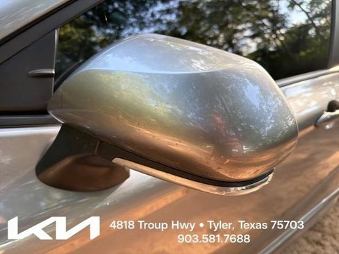 Used 2025 Toyota Camry SE FWD image 5